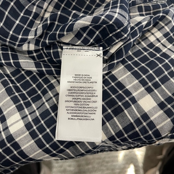 Lauren Ralph Lauren navy and white plaid lightweight 2 pocket button up size Med - Picture 8 of 10